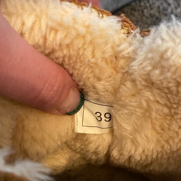 Ugg Boots - Size 39 - Picture 4 of 10